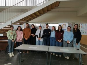 étudiants à l'INSPE de Niort présentent leur exposition